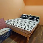 Danny\'S Den Boracay